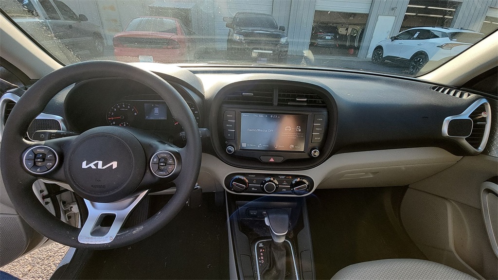2022 Kia Soul LX photo 9