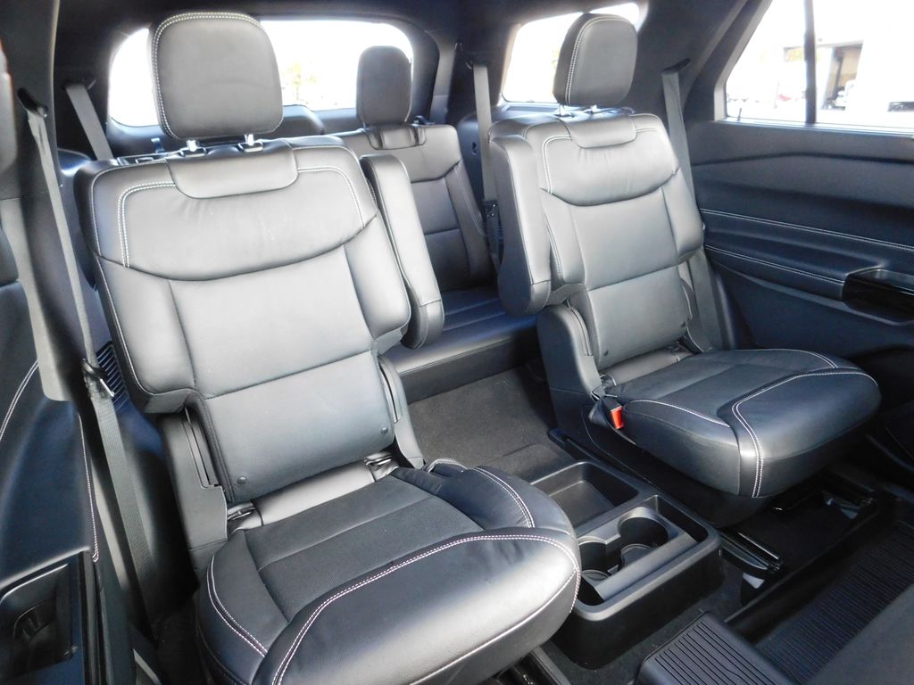 2021 Ford Explorer ST photo 19