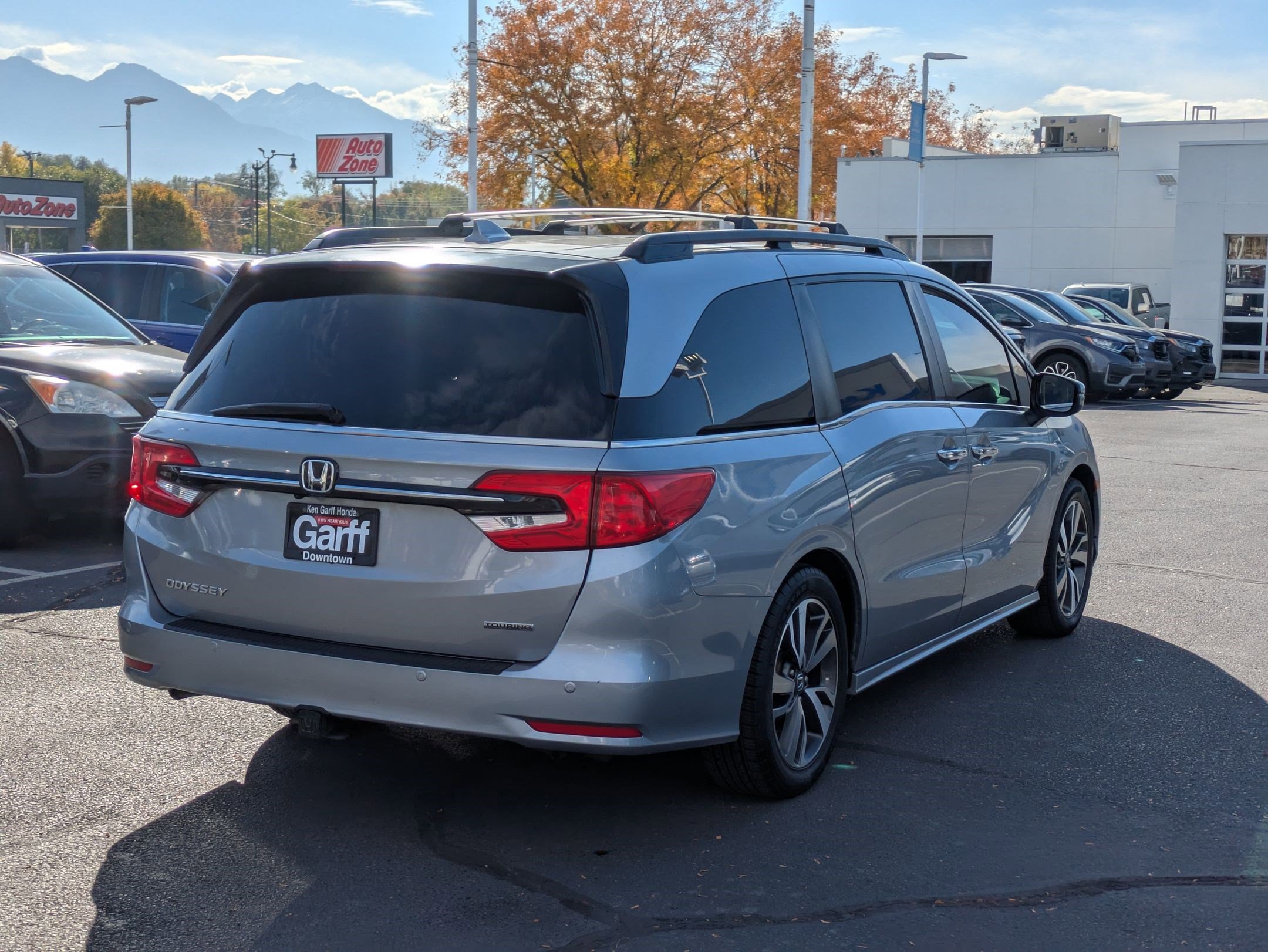2023 Honda Odyssey Touring photo 2