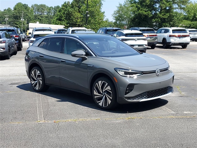 2025 Volkswagen ID.4 Pro Plus photo 3