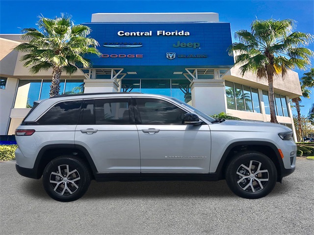 2025 Jeep Grand Cherokee Limited photo 2