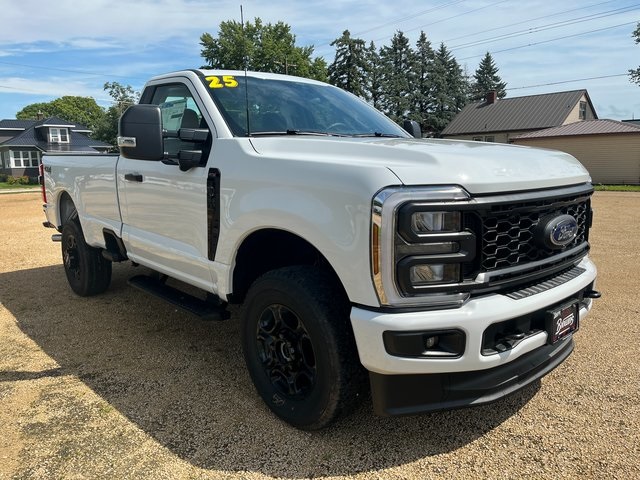 2025 Ford F-350 XL photo 3