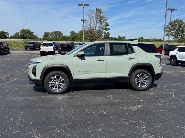 2026 Chevrolet Equinox LT photo 2