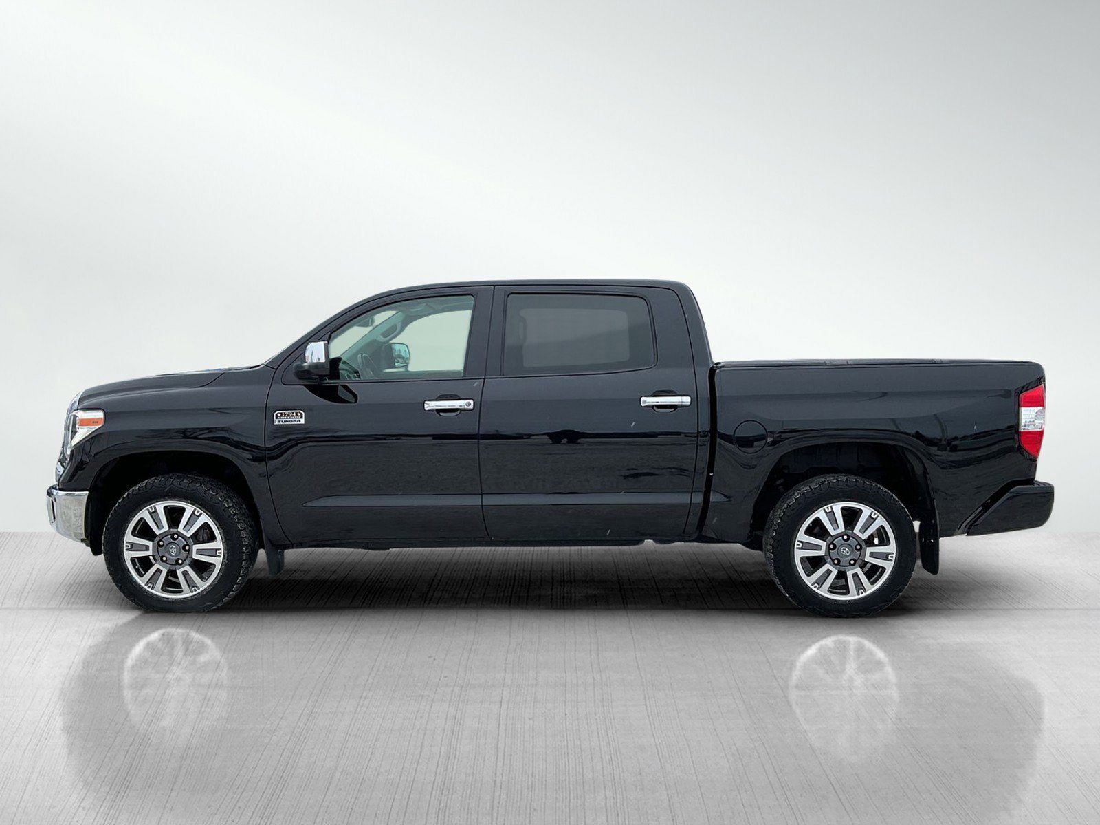 Used 2019 Toyota Tundra Platinum with VIN 5TFAY5F1XKX797877 for sale in Brainerd, Minnesota