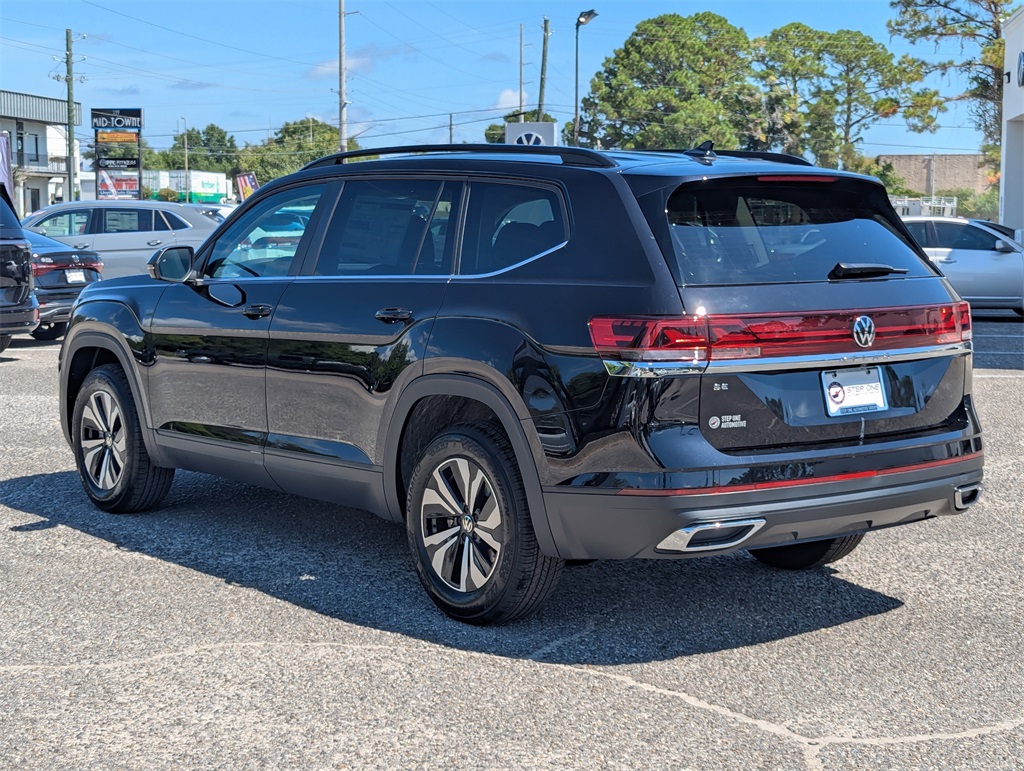2026 Volkswagen Atlas SE photo 2