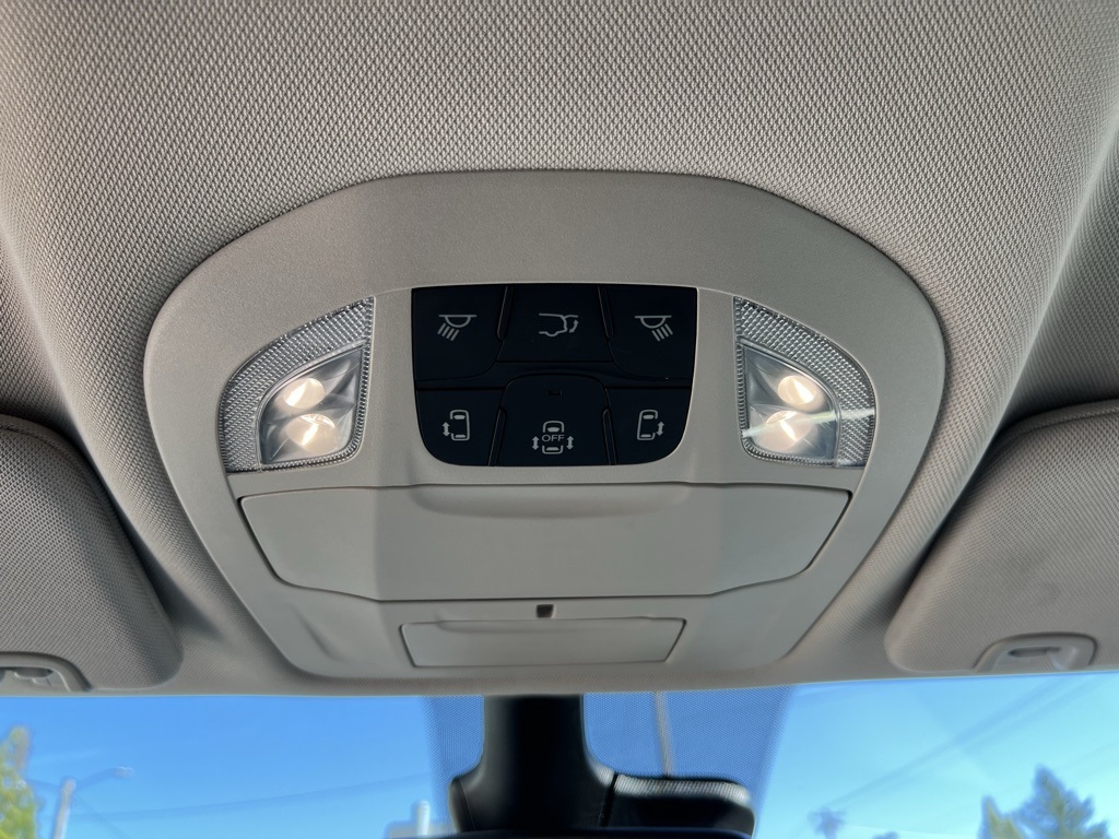 2023 Chrysler Pacifica Touring L photo 23