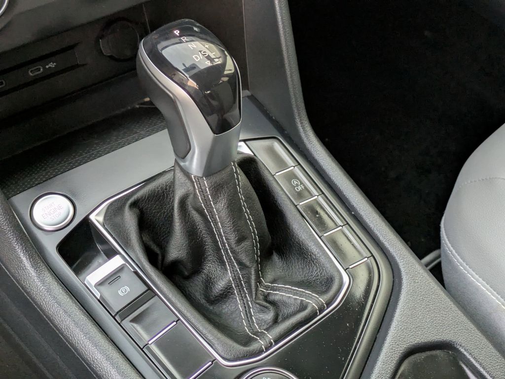 2022 Volkswagen Taos SE photo 17