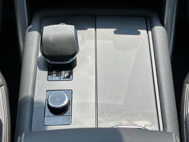 2024 Land Rover Discovery SE photo 33