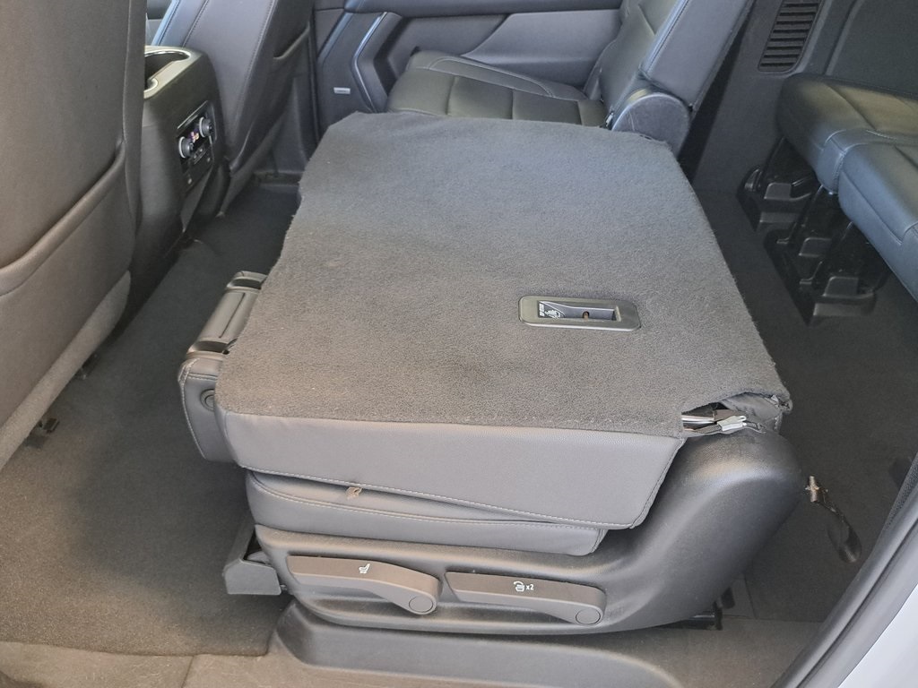 2023 Chevrolet Suburban LT photo 30
