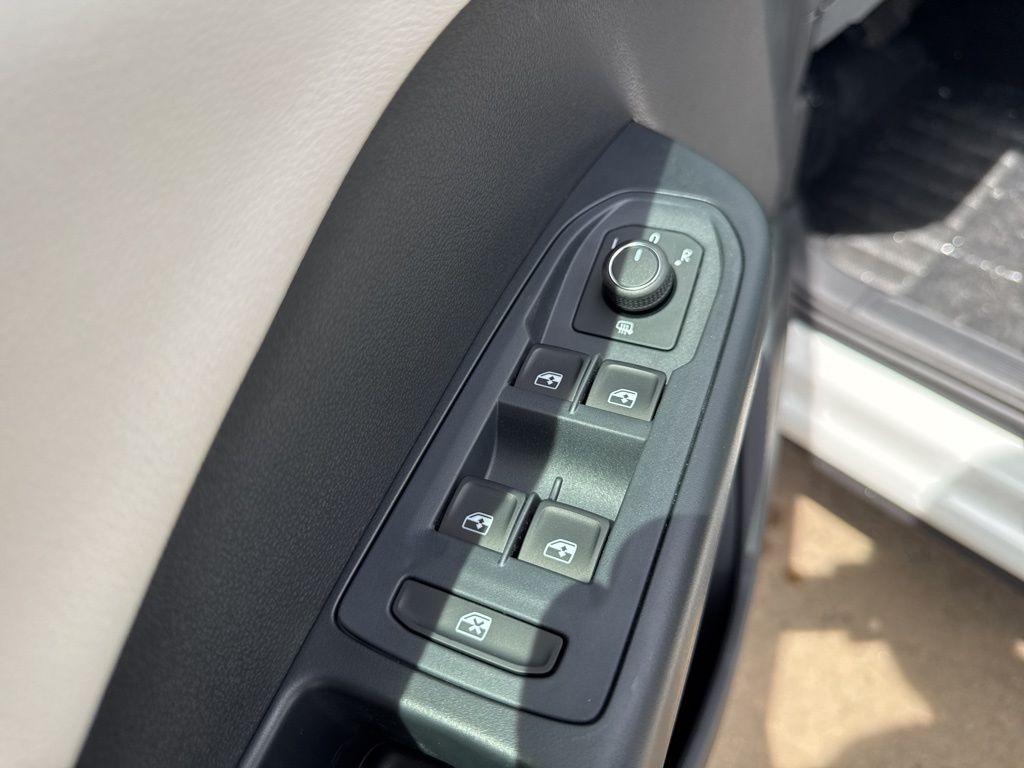 2025 Volkswagen Taos S photo 10