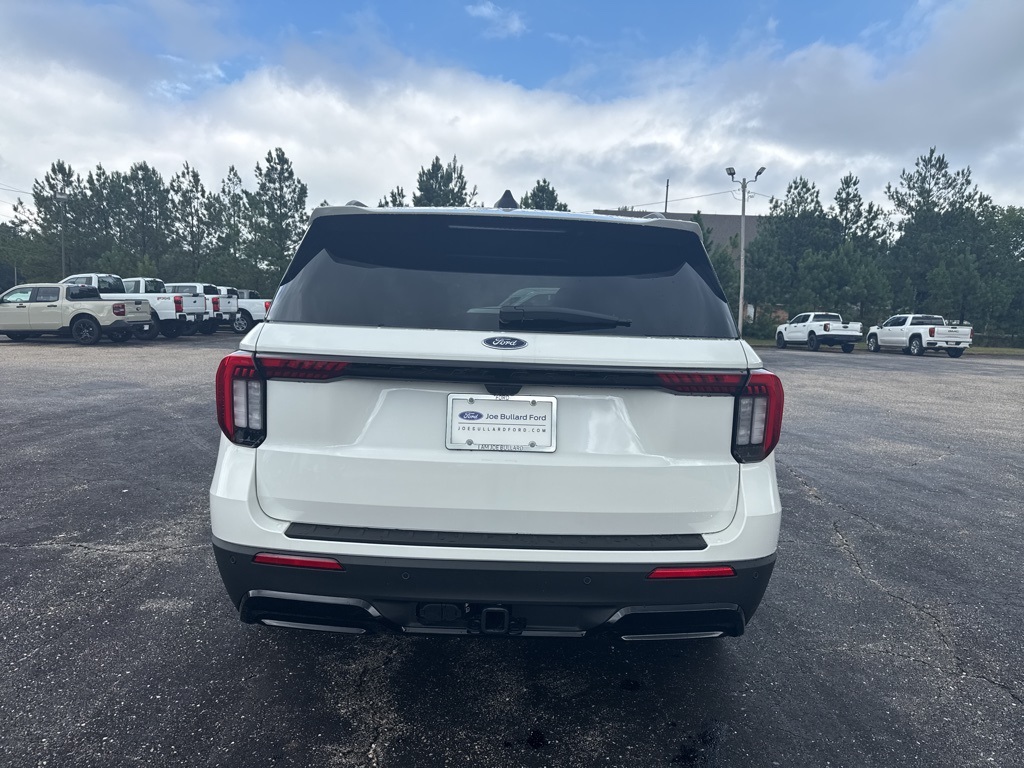 2025 Ford Explorer ST-Line photo 11