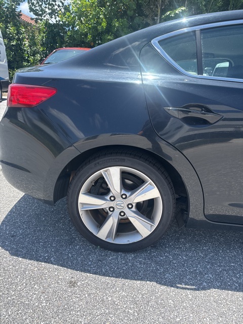 2013 Acura ILX 2.0L Technology photo 4
