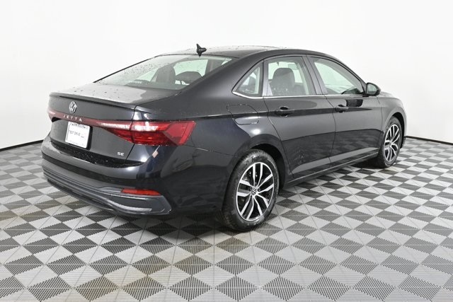 2025 Volkswagen Jetta 1.5T SE photo 4