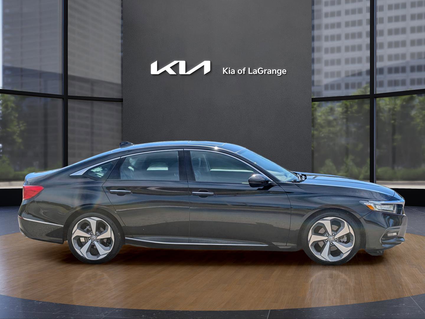 2018 Honda Accord Touring 2.0T photo 4