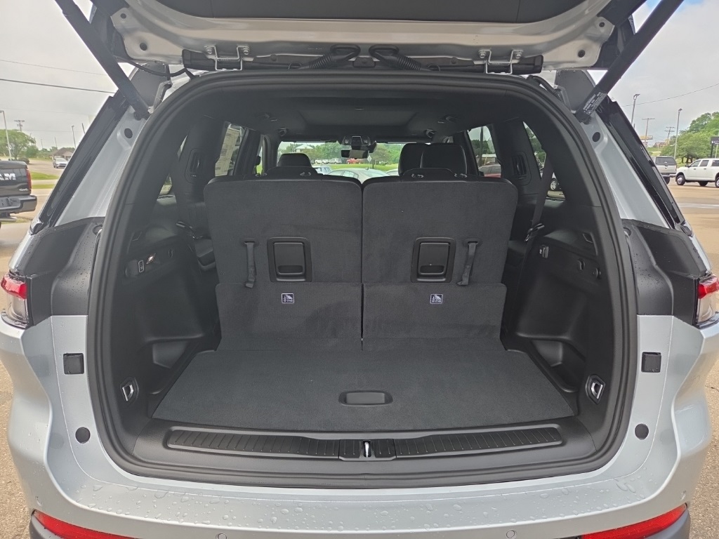 2025 Jeep Grand Cherokee Limited photo 4