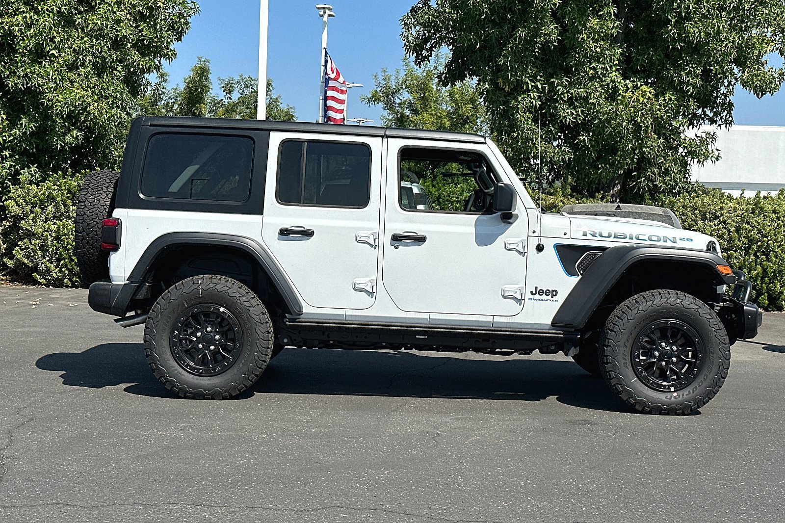 2023 Jeep Wrangler 4xe Rubicon Anniversary Edition photo 3