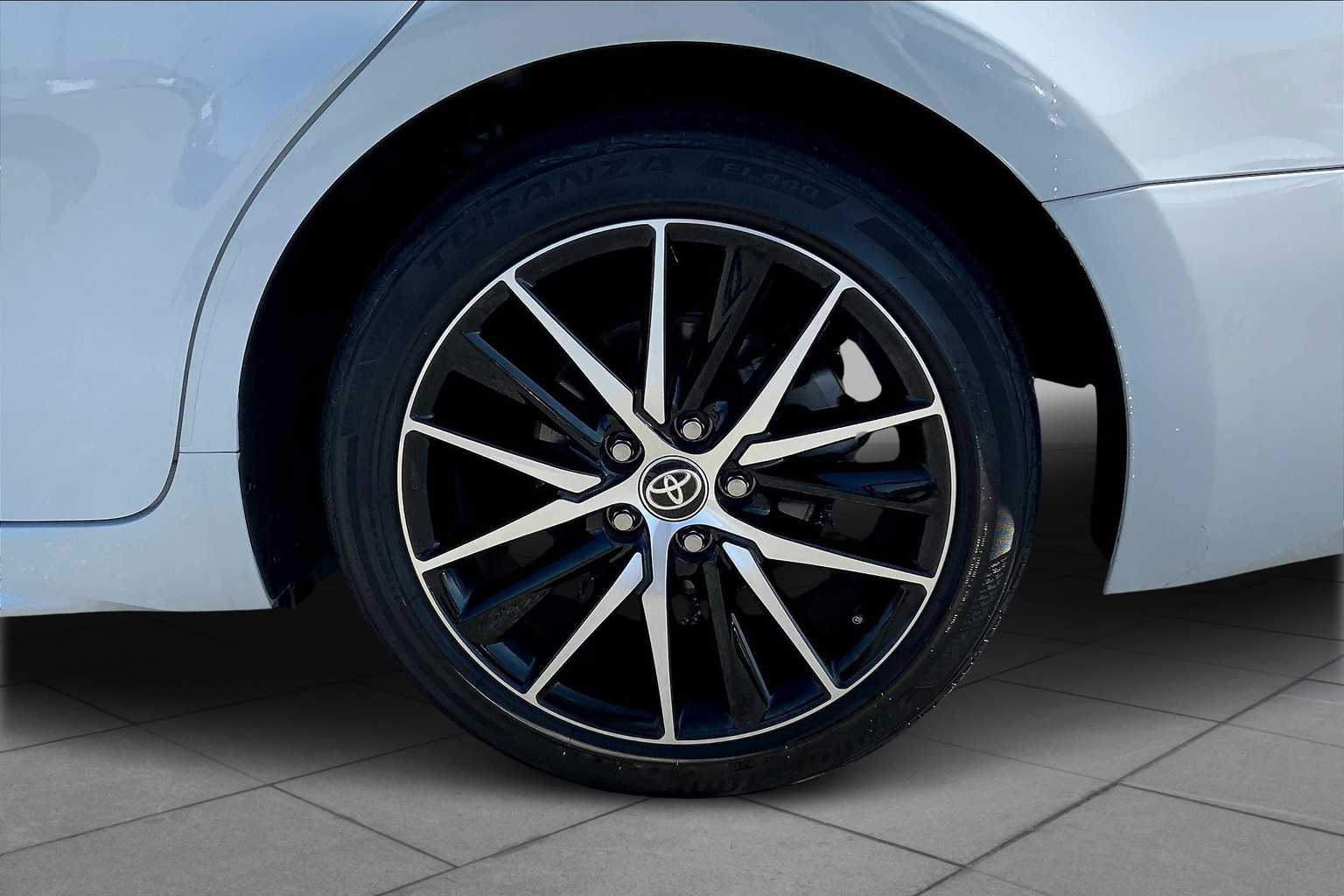 2022 Toyota Camry SE photo 10