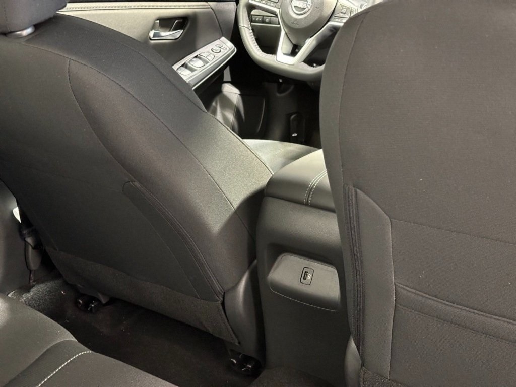 2025 Nissan Sentra SV photo 23