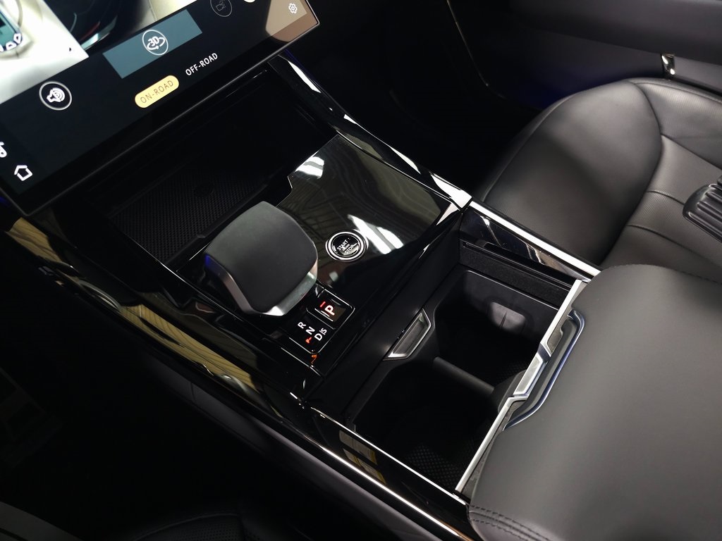2025 Land Rover Range Rover Sport SE photo 27