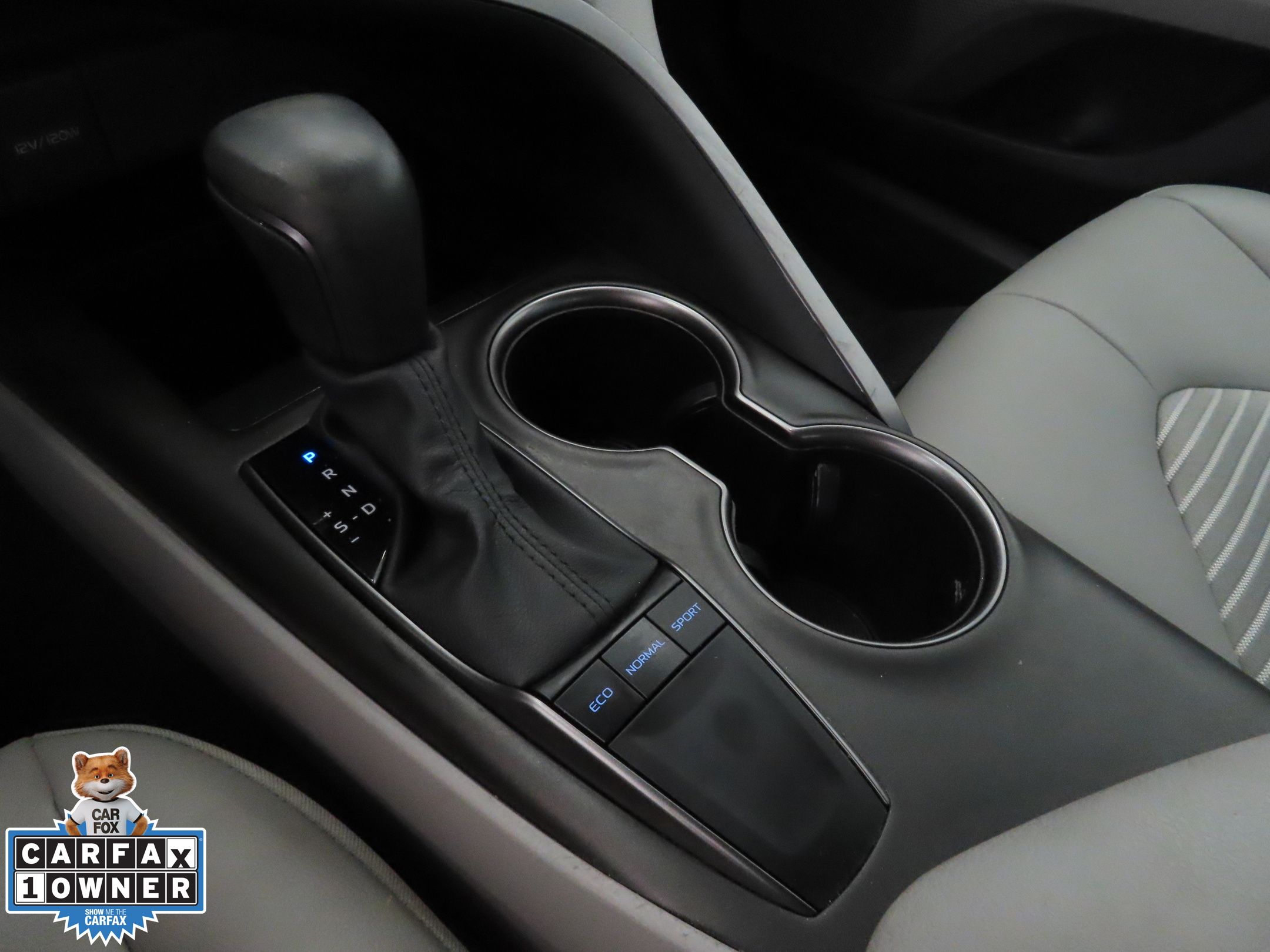 2023 Toyota Camry SE photo 15