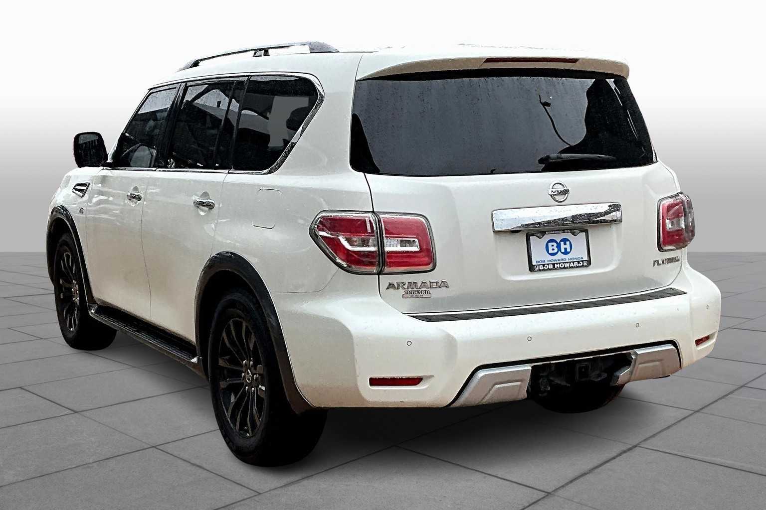 2017 Nissan Armada Platinum photo 11