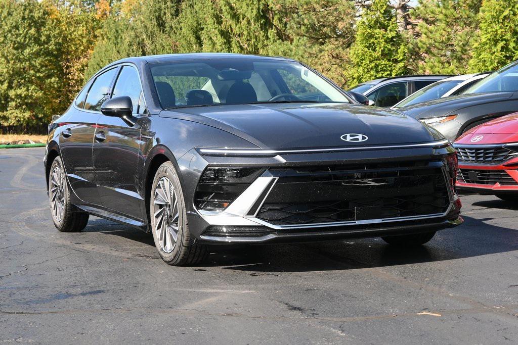 2026 Hyundai Sonata Hybrid SEL's photo