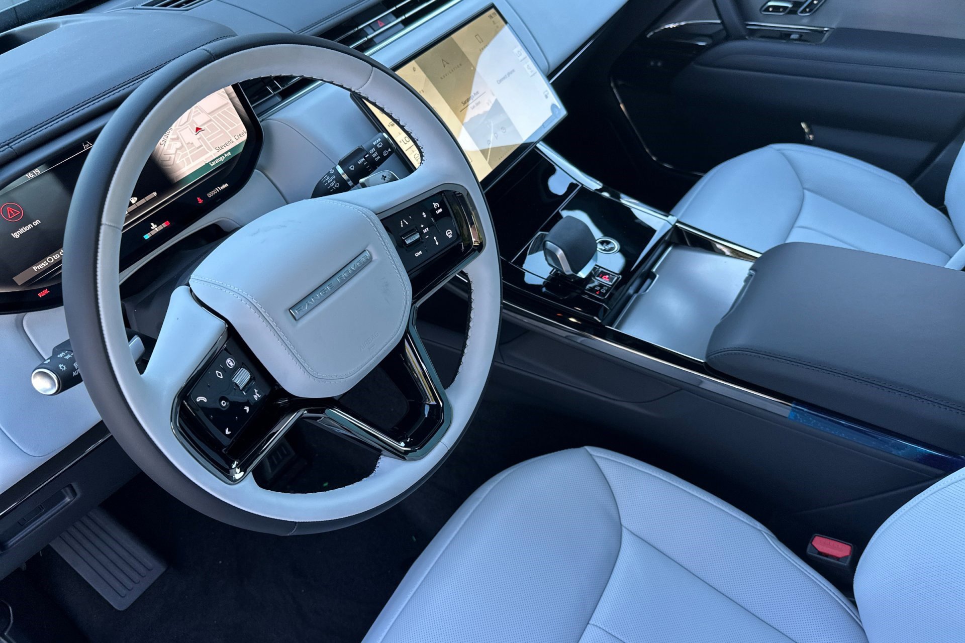 2025 Land Rover Range Rover Sport P530 Dynamic SE photo 3