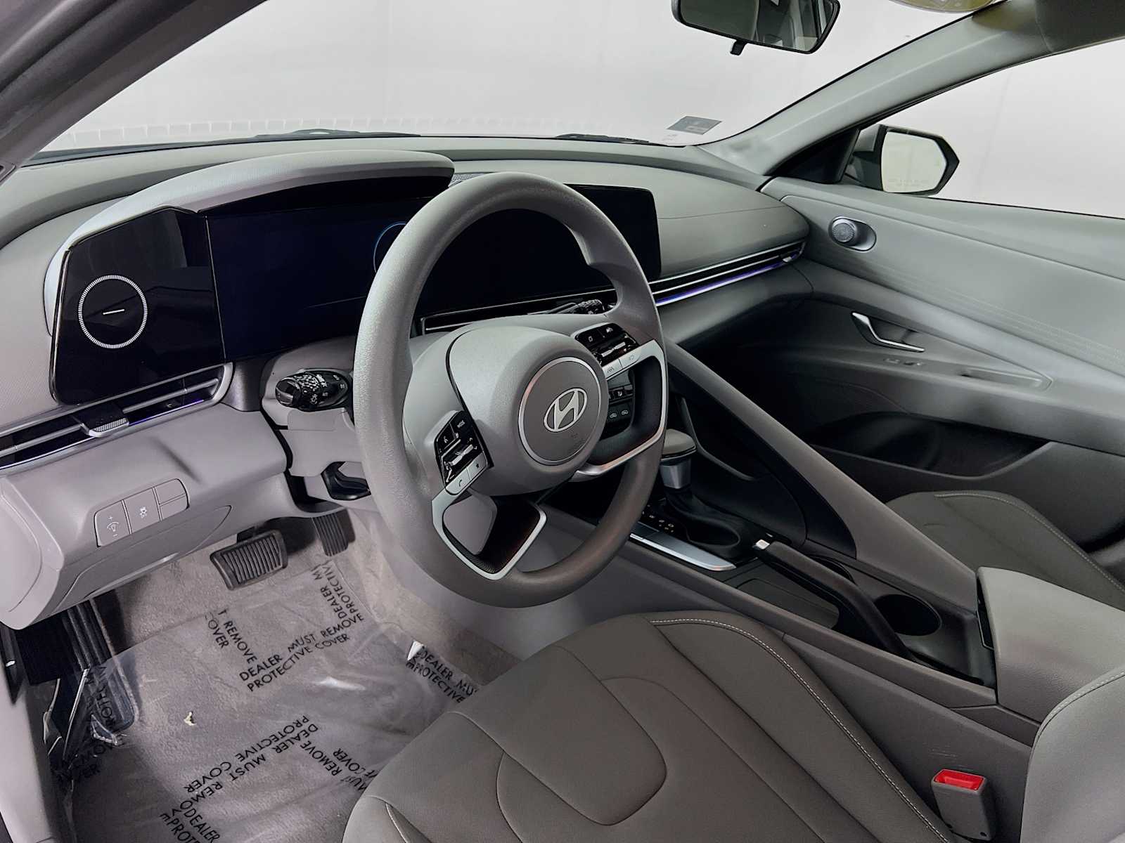 2024 Hyundai Elantra SEL photo 9