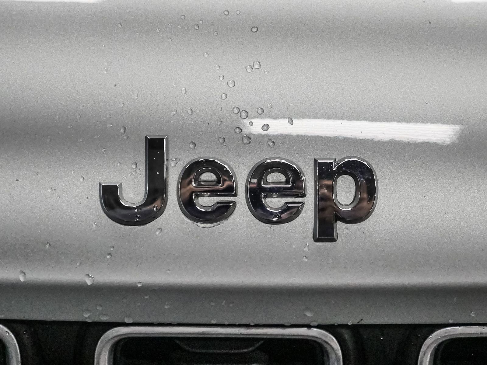 2023 Jeep Grand Cherokee Laredo Altitude photo 13