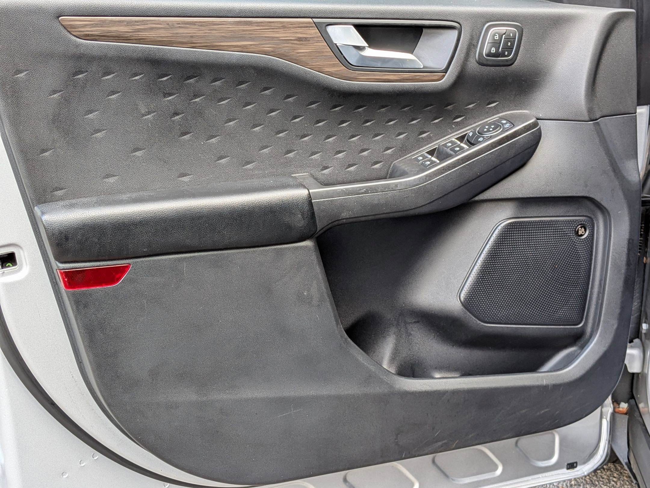 2020 Ford Escape Titanium photo 12