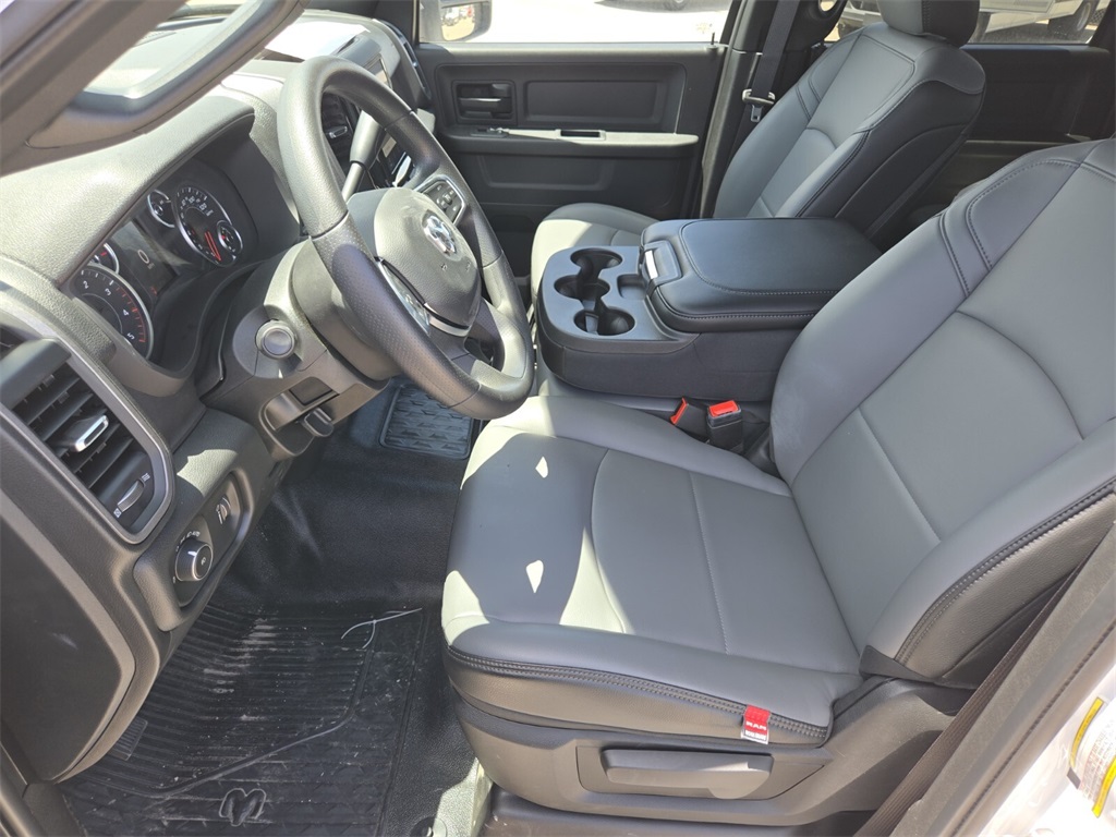 2025 Ram 3500 Tradesman photo 6