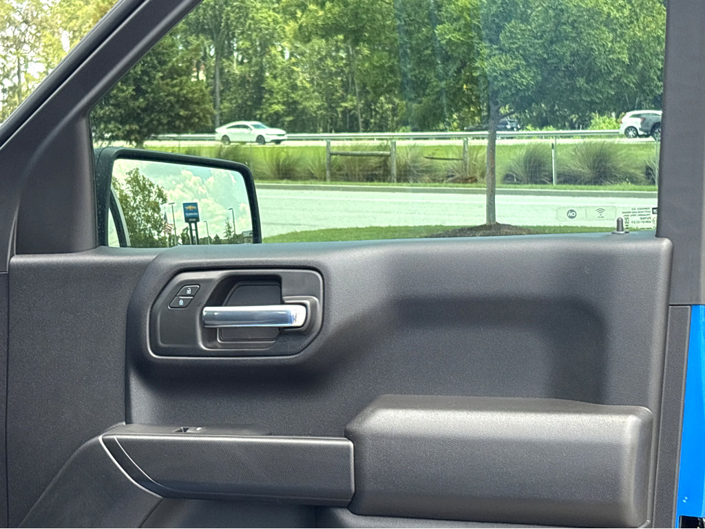 2025 Chevrolet Silverado 1500 Custom photo 17