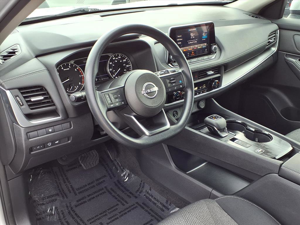 2024 Nissan Rogue SV photo 16