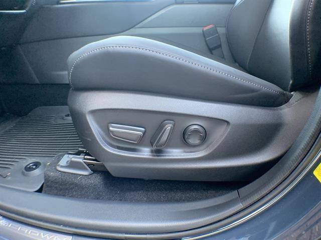 2026 Toyota Crown XLE photo 12