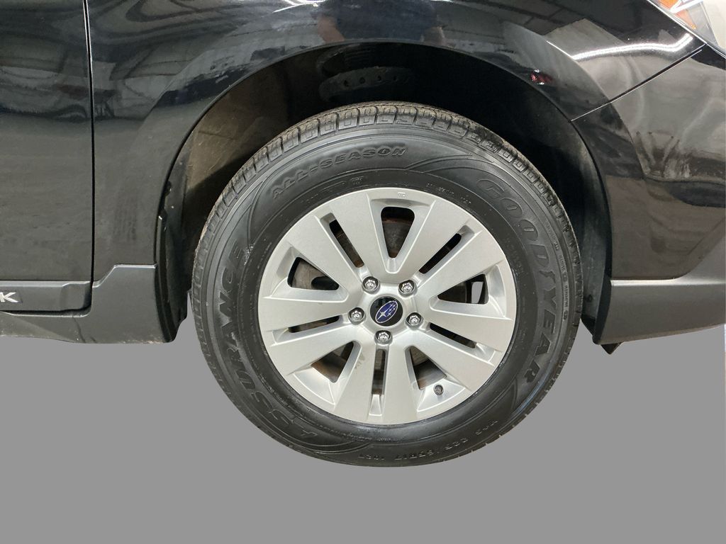 2018 Subaru Outback 2.5i Premium photo 14