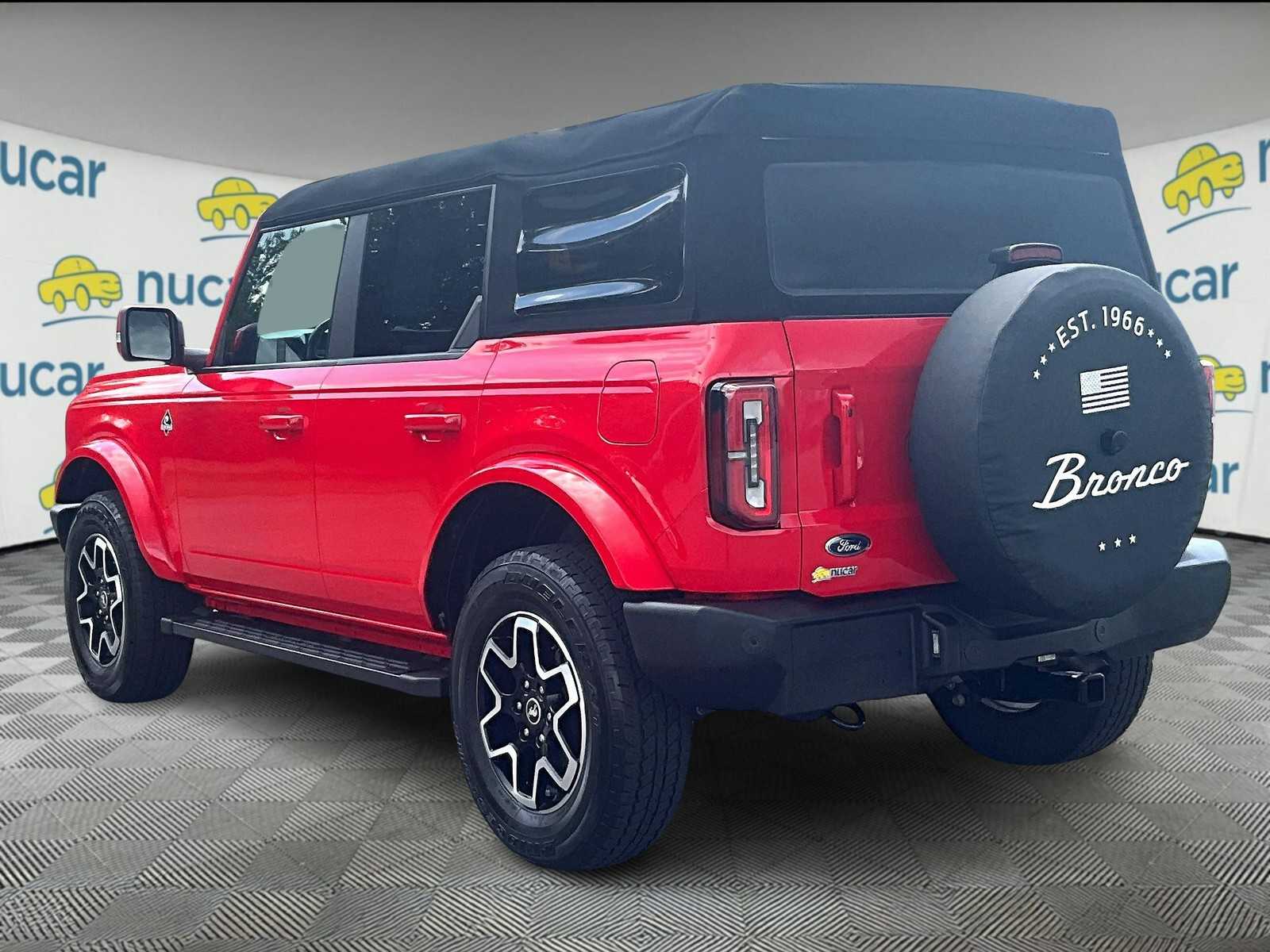 2023 Ford Bronco Outer Banks photo 4