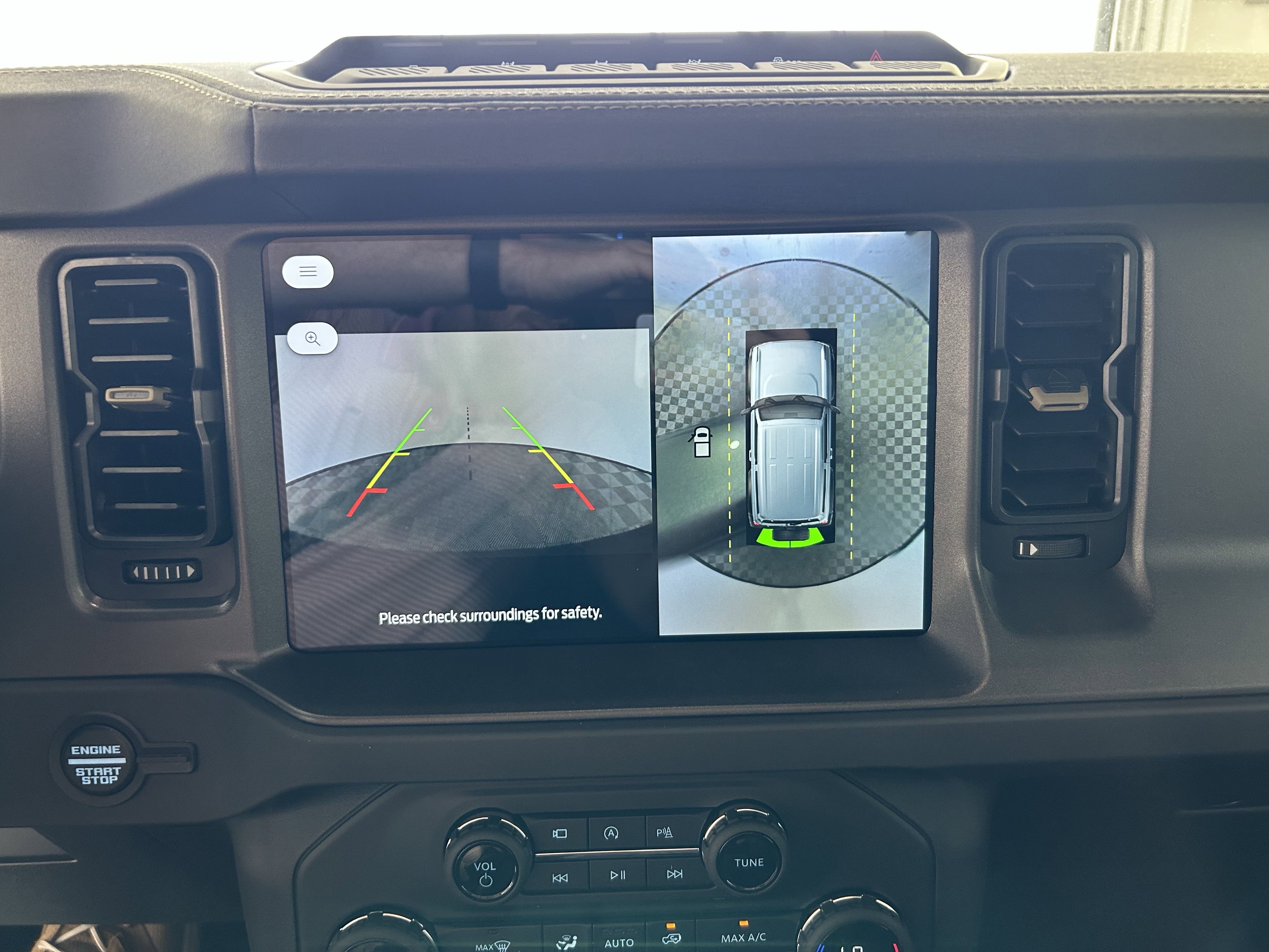2025 Ford Bronco Badlands photo 8