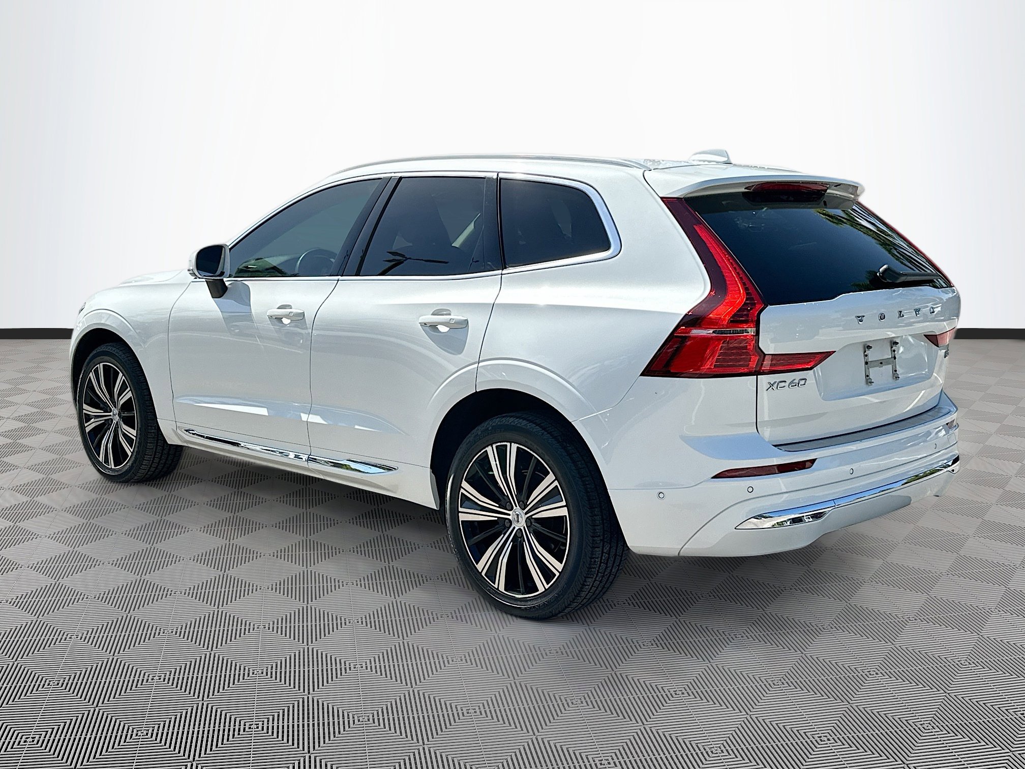 2023 Volvo XC60 Plus photo 5