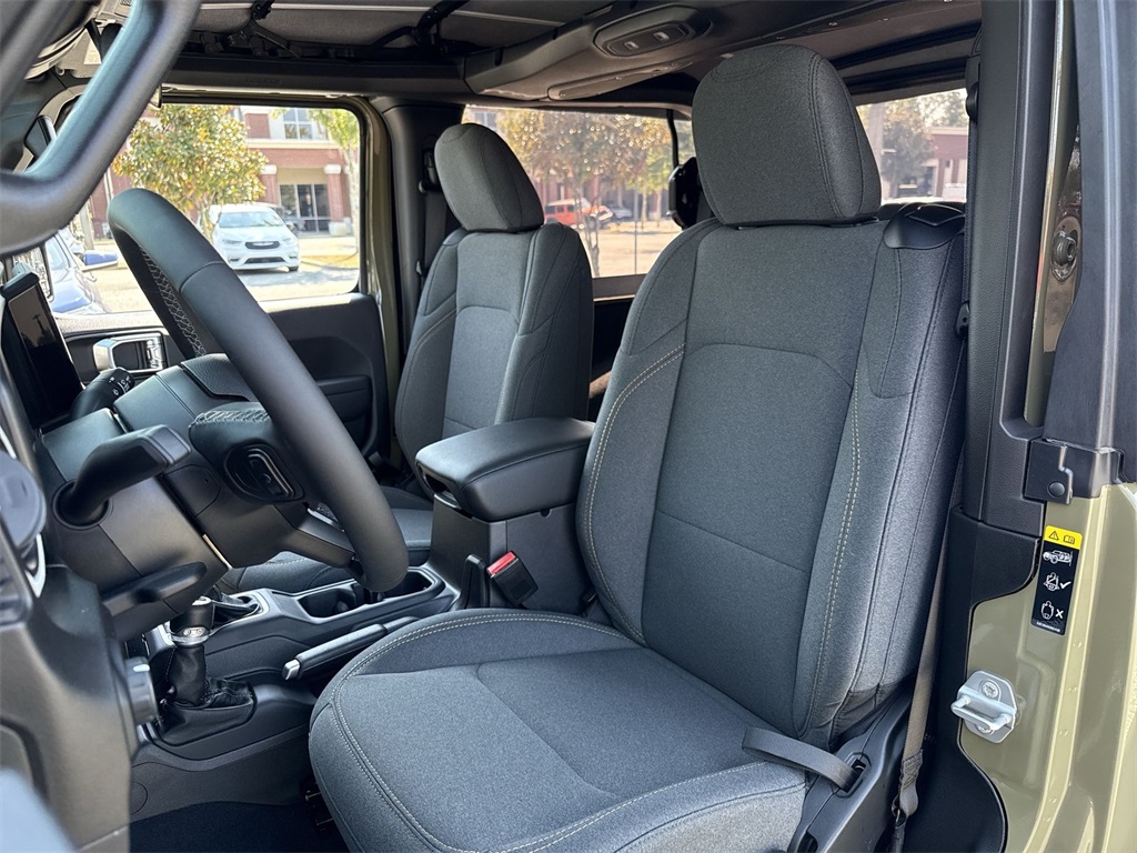 2025 Jeep Wrangler Sport S photo 11