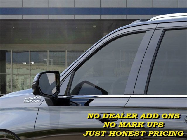 2025 Chevrolet Suburban High Country photo 10