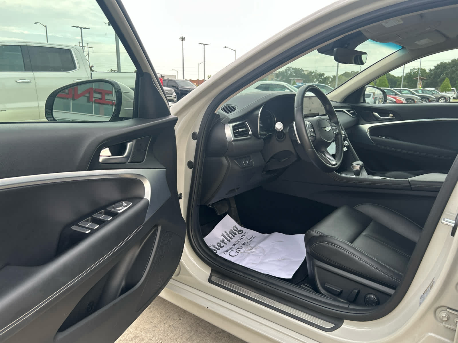 2025 Genesis G70 2.5T photo 11
