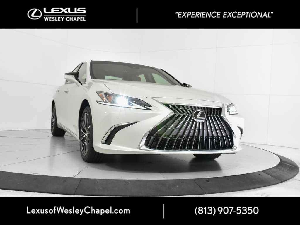 2025 Lexus ES 350's photo