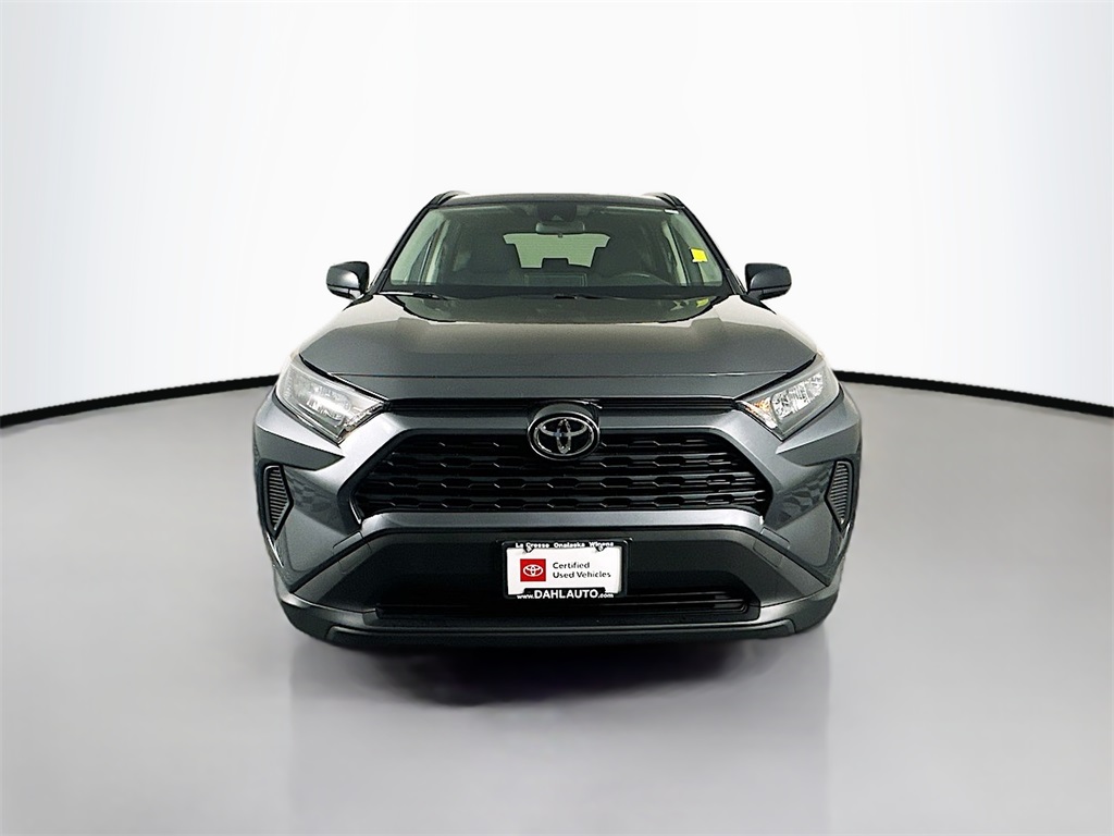 2019 Toyota RAV4 LE photo 2