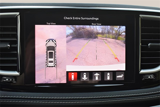 2025 Chrysler Pacifica Hybrid photo 23