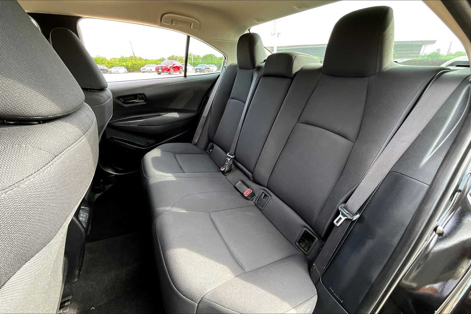 2023 Toyota Corolla LE photo 19