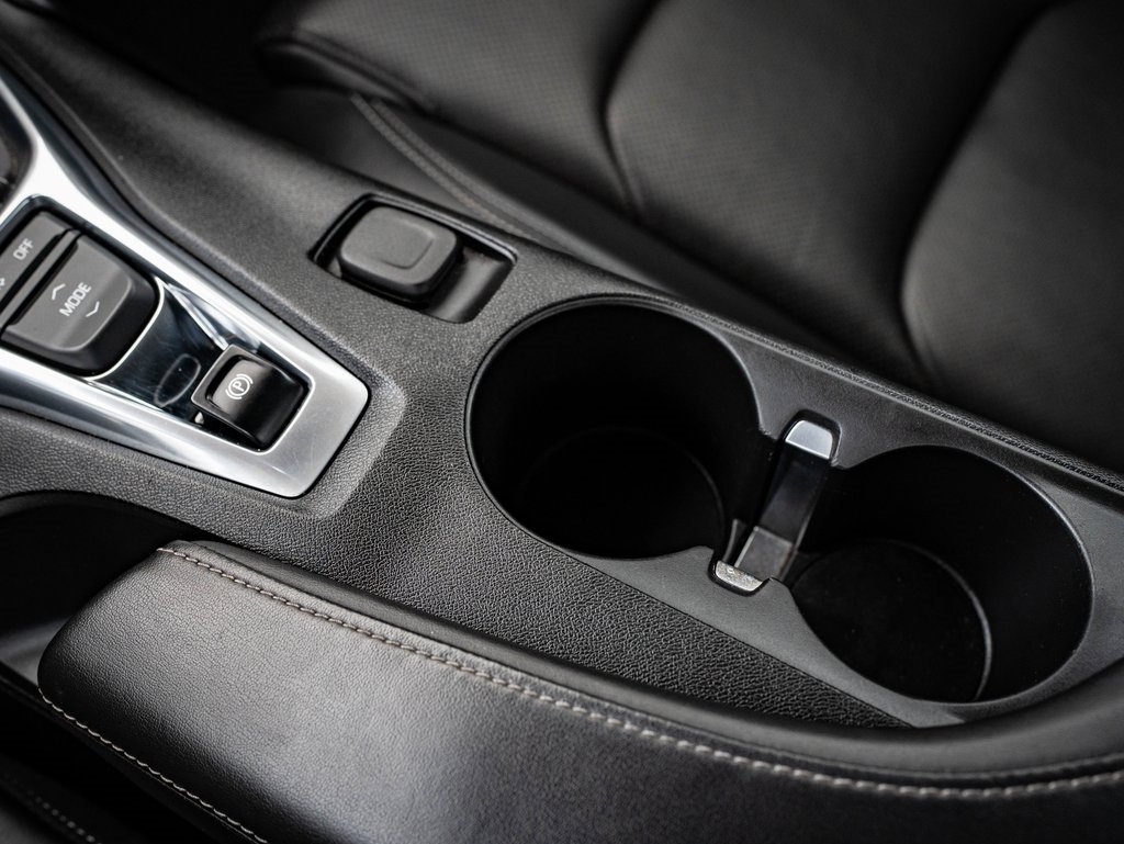 2018 Chevrolet Camaro 2LT photo 27