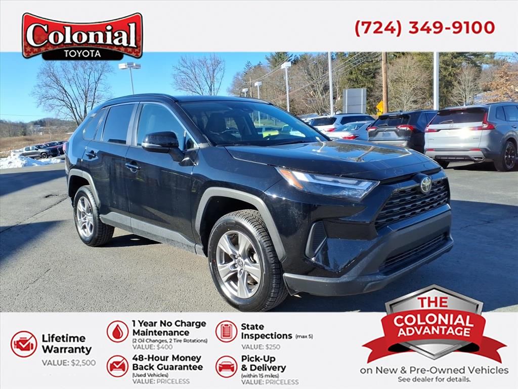2024 Toyota RAV4 XLE's photo