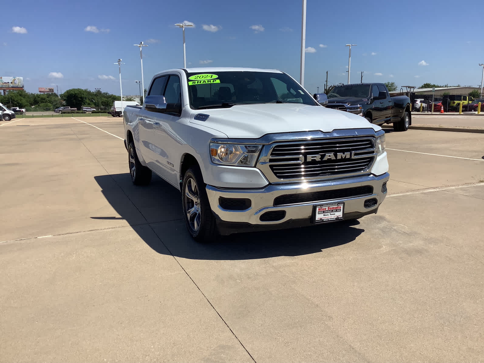 2024 Ram 1500 Laramie photo 2
