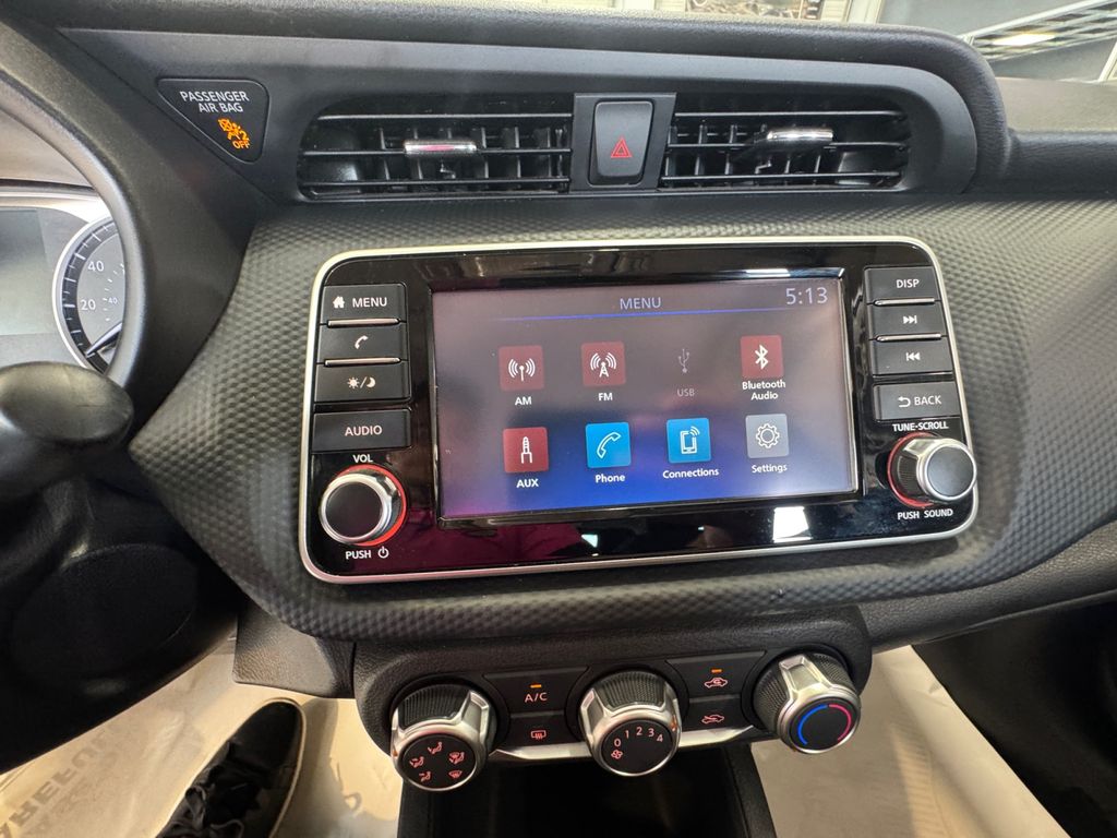 2023 Nissan Kicks S photo 11