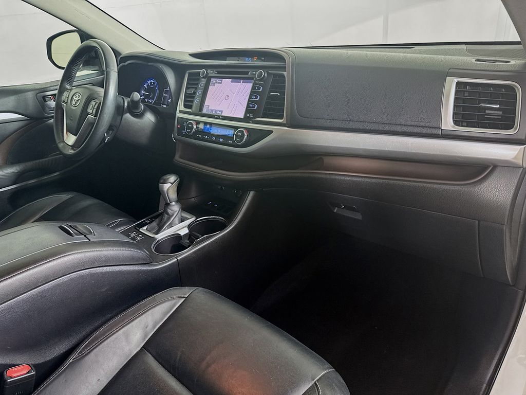 2015 Toyota Highlander Base Hybrid photo 32